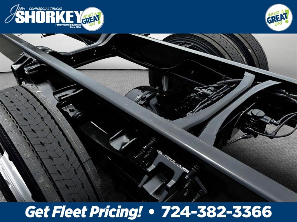 2025 Ford F-750SD Base DRW / 6.7L Diesel / 144" CA Chassis