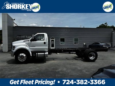 2025 Ford F-750SD Base DRW / 6.7L Diesel / 144" CA Chassis
