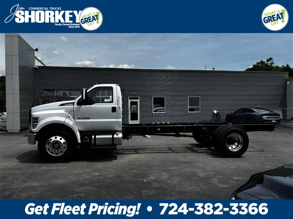 2025 Ford F-750SD Base DRW / 6.7L Diesel / 144" CA Chassis