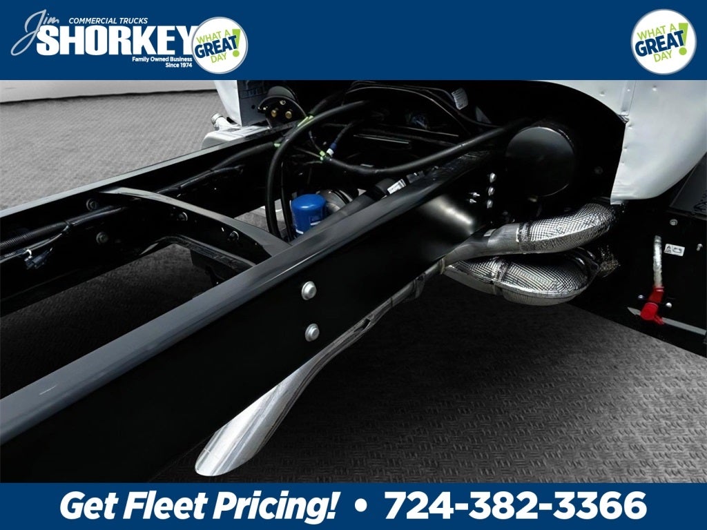 2025 Ford F-750SD Base DRW / 6.7L Diesel / 144" CA Chassis