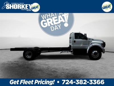 2025 Ford F-750SD Base DRW / 6.7L Diesel / 144" CA Chassis