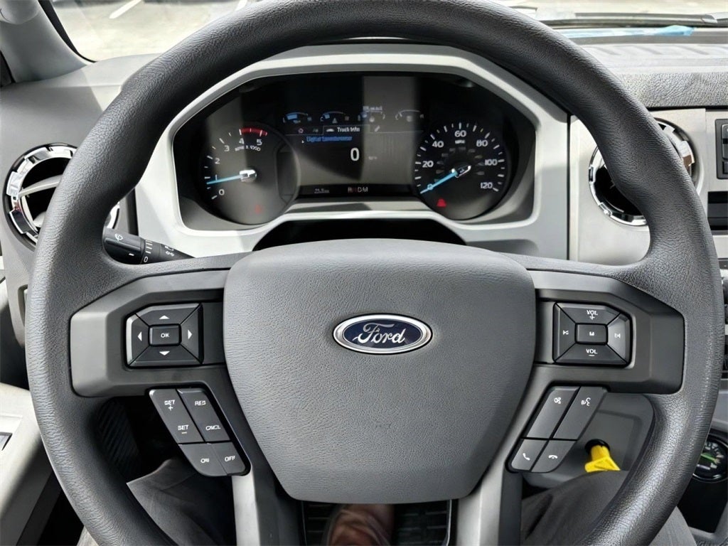 2025 Ford F-750SD Base DRW / 6.7L Diesel / 10' Steel Dump