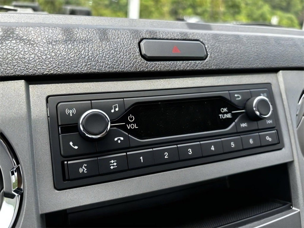 2025 Ford F-750SD Base DRW / 6.7L Diesel / 10' Steel Dump