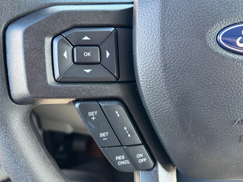 2026 Ford E-450SD Base DRW / 7.3L V8 / 16' Box w/Ramp