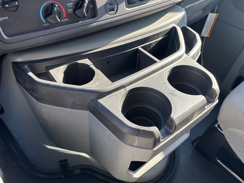 2026 Ford E-450SD Base DRW / 7.3L V8 / 16' Box w/Ramp