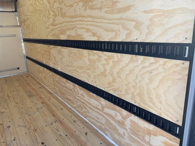 2026 Ford E-450SD Base DRW / 7.3L V8 / 16' Box w/Ramp