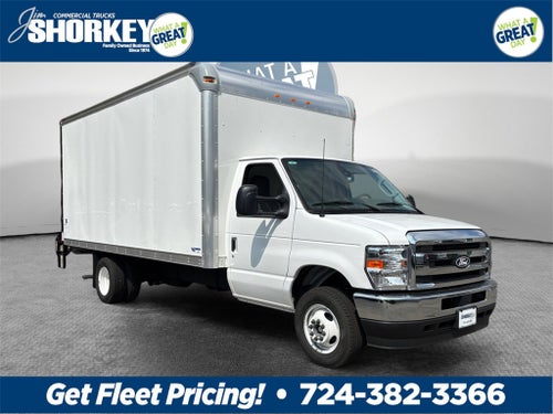 2026 Ford E-450SD Base DRW / 7.3L V8 / 16' Box w/Liftgate