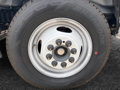 2026 Ford E-450SD Base DRW / 7.3L V8 / 16' Box w/Liftgate