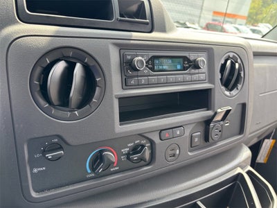 2026 Ford E-450SD Base DRW / 7.3L V8 / 16' Box w/Liftgate