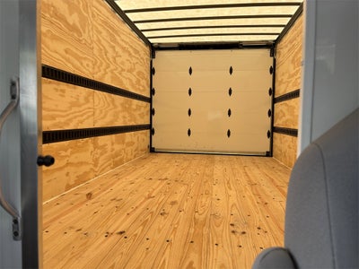 2026 Ford E-450SD Base DRW / 7.3L V8 / 16' Box w/Liftgate