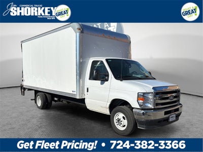 2026 Ford E-450SD Base DRW / 7.3L V8 / 16' Box w/Liftgate