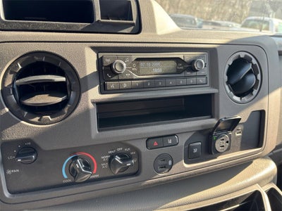 2026 Ford E-450SD Base DRW / 7.3L V8 / 16' Box w/Liftgate