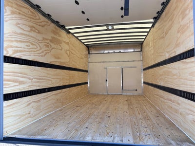 2026 Ford E-450SD Base DRW / 7.3L V8 / 16' Box w/Liftgate