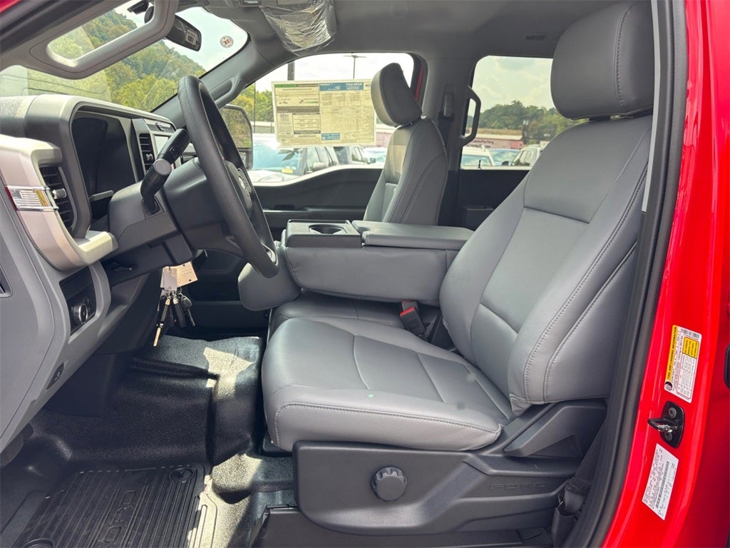 2026 Ford F-250SD XL Off Road Pkg 4x4 / 6.8L V8 / 8' Bed