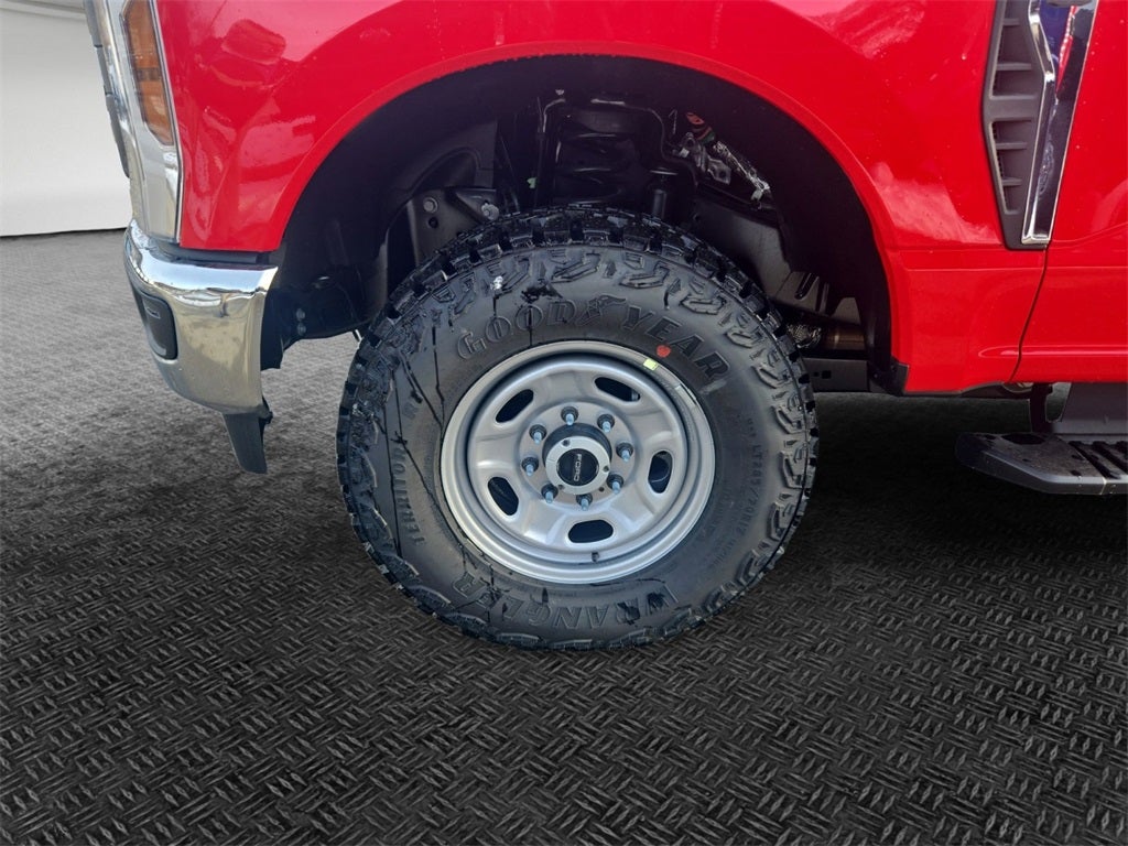 2026 Ford F-250SD XL 4x4 / 6.8L V8 / 8' Bed