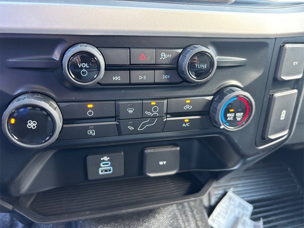 2026 Ford F-250SD XL 4x4 / 6.8L V8 / 8' Bed