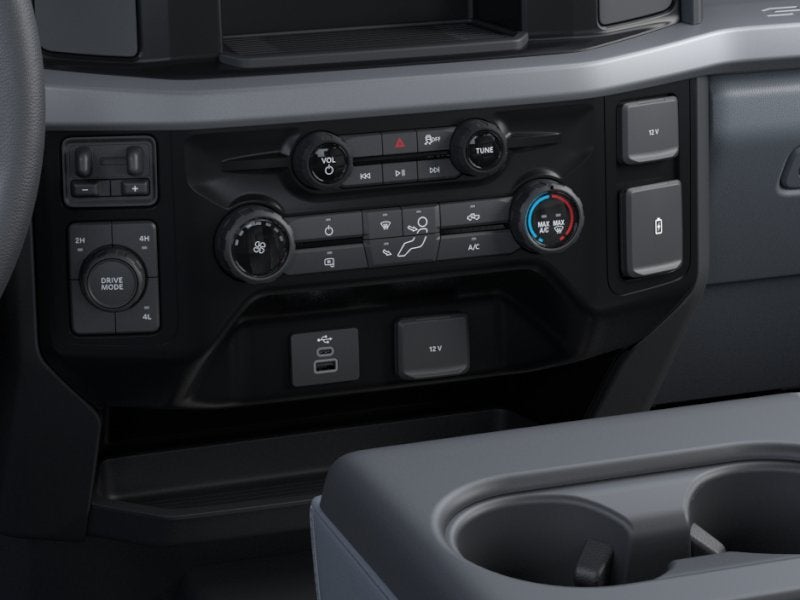 2026 Ford F-250SD XL 4x4 / 6.8L V8 / 8' Bed