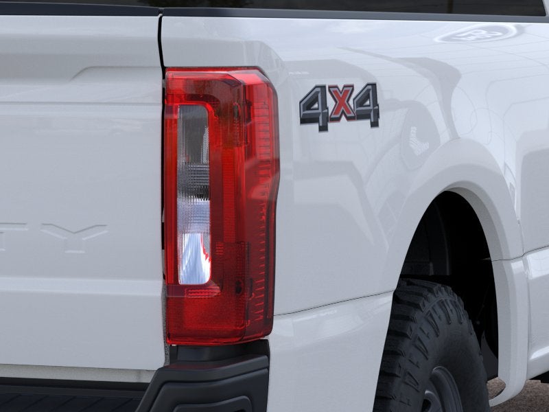2026 Ford F-250SD XL 4x4 / 6.8L V8 / 8' Bed