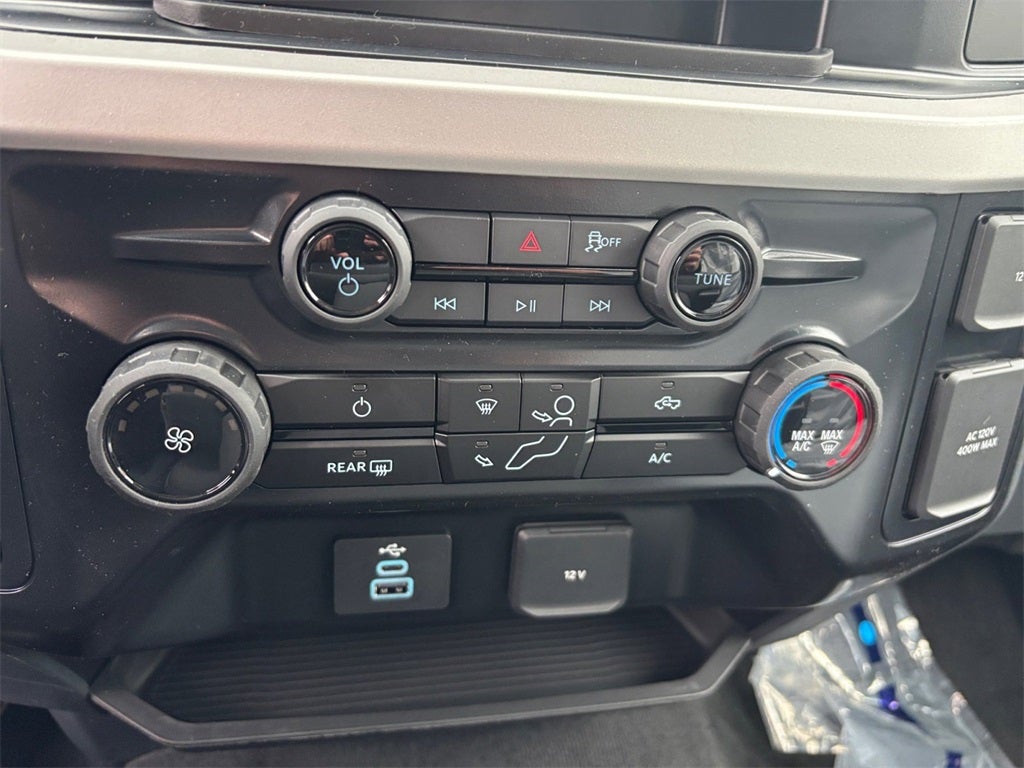 2026 Ford F-250SD XL STX 4x4 / 6.7L Diesel / 6'9" Bed