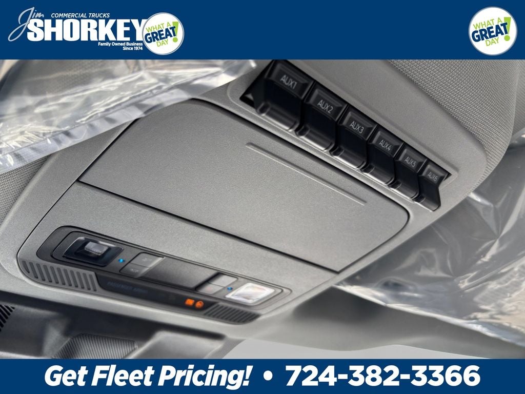 2026 Ford F-350SD XL 4x4 / 6.8L V8 / 8' Service Body