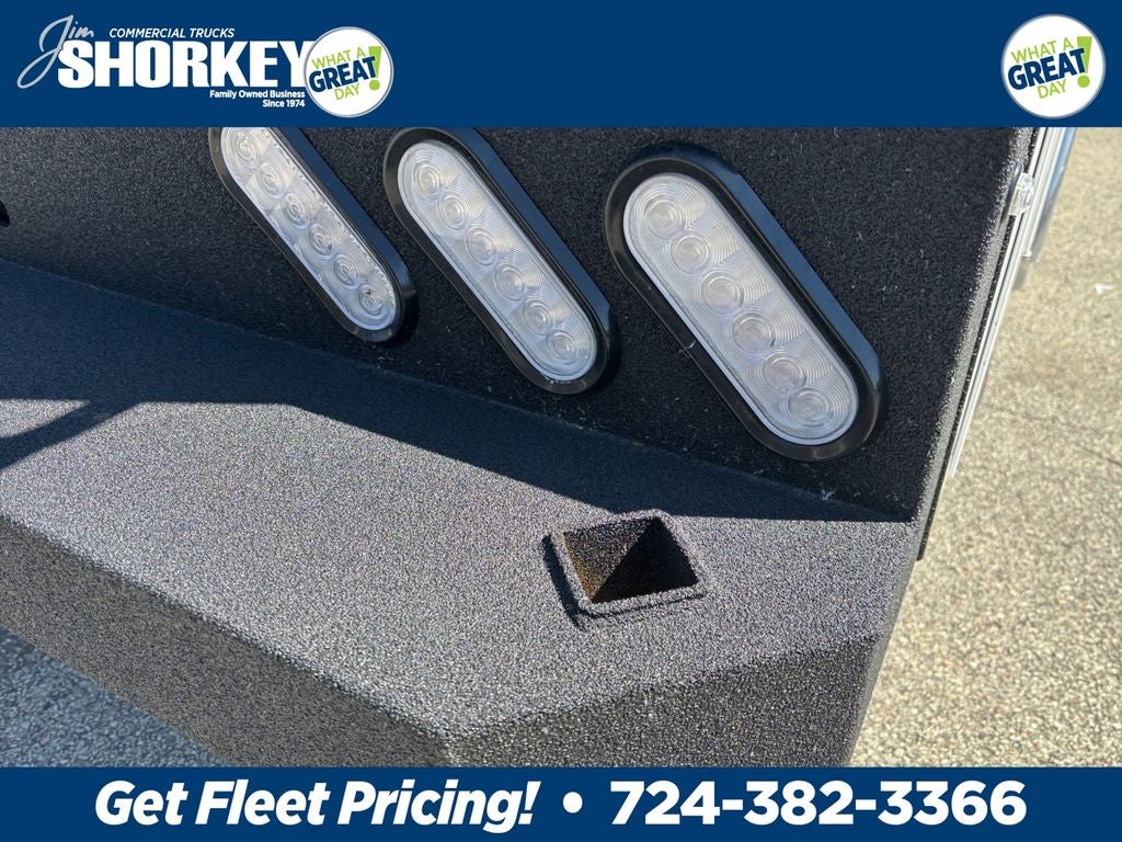 2026 Ford F-350SD XL 4x4 / 6.8L V8 / 8' Service Body