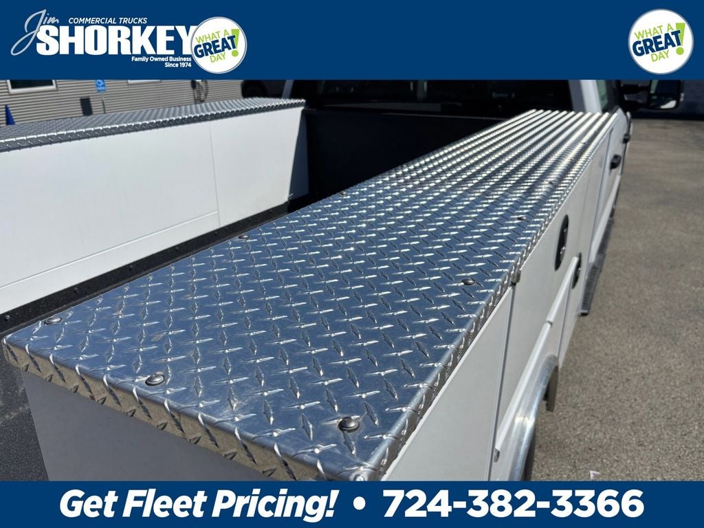 2026 Ford F-350SD XL 4x4 / 6.8L V8 / 8' Service Body