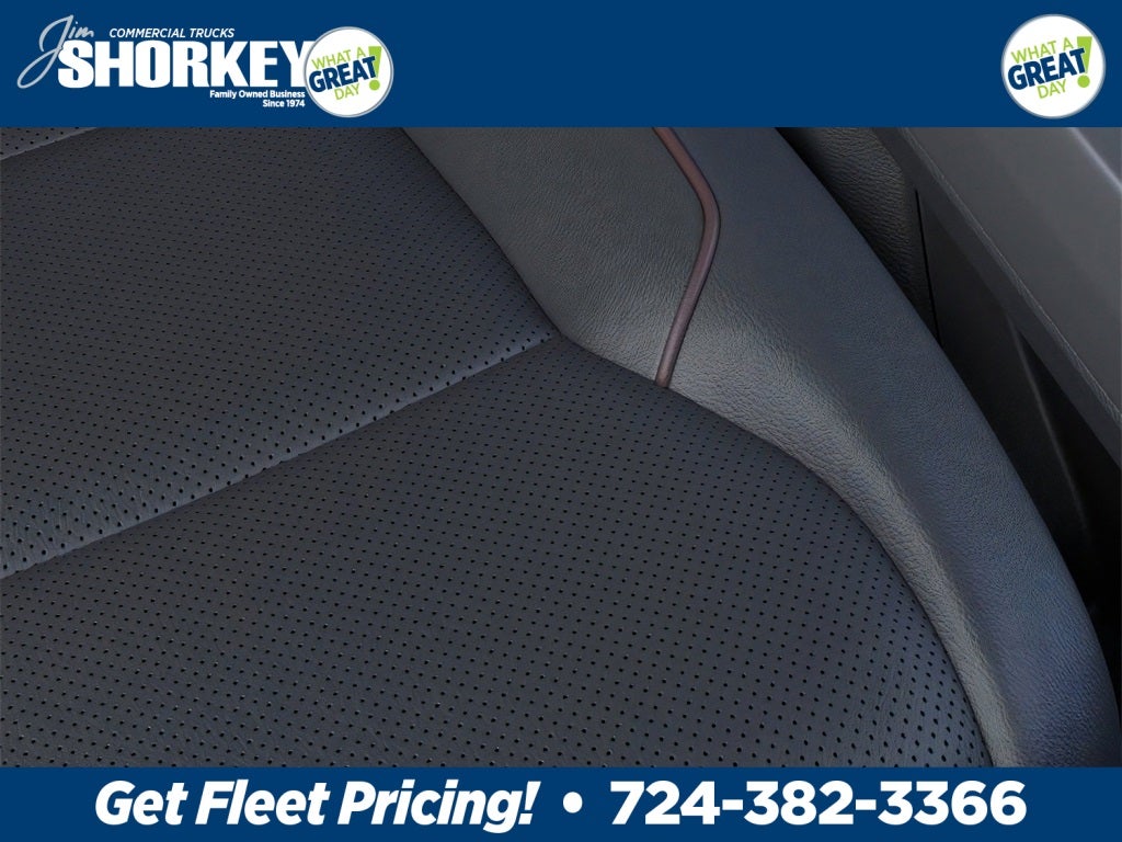 2026 Ford F-450SD Lariat DRW 4x4 / 6.7L Diesel / 8' Bed