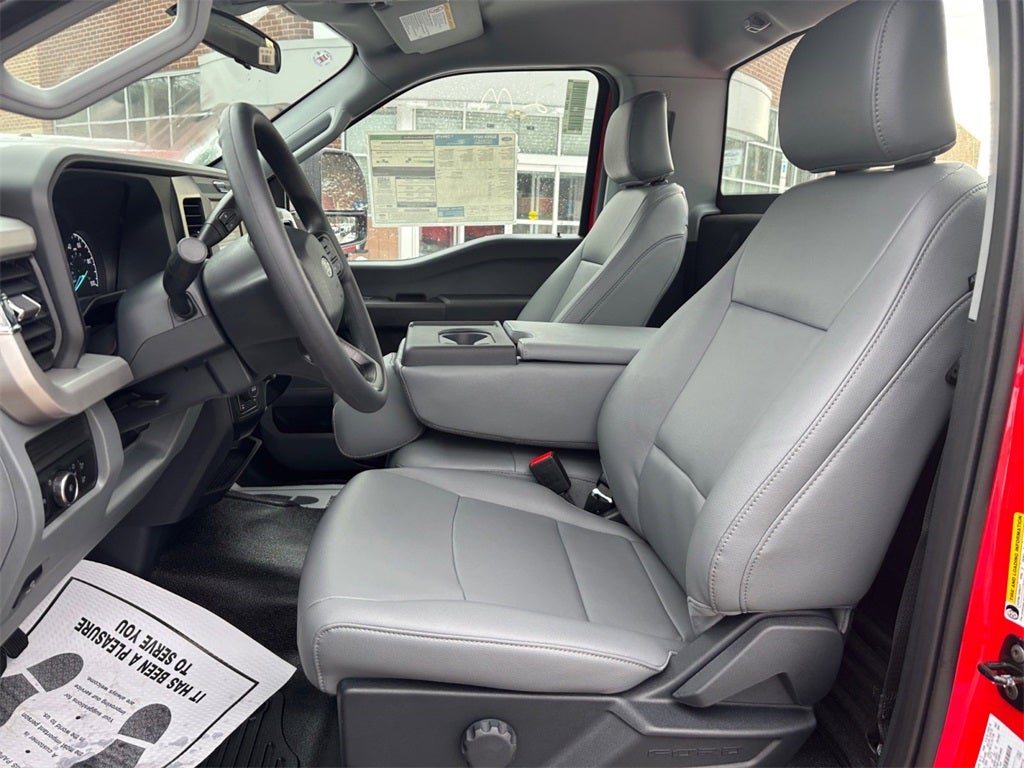 2026 Ford F-250SD XL 4x4 / 6.8L V8 / 8' Bed