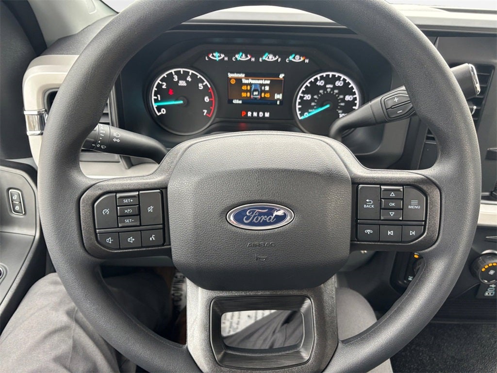 2026 Ford F-250SD XL 4x4 / 6.8L V8 / 8' Bed