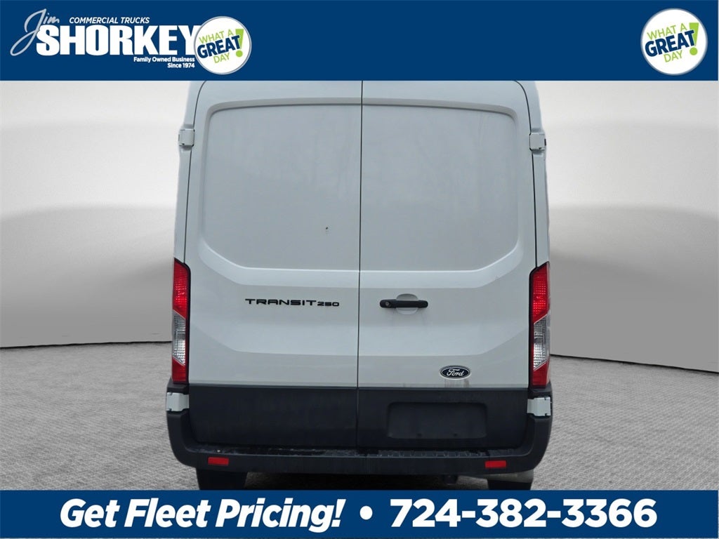 2026 Ford Transit-250 Base RWD / 3.5L V6 / 148" WB MR