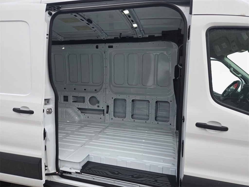 2026 Ford Transit-250 Base AWD / 3.5L V6 / 148" WB MR