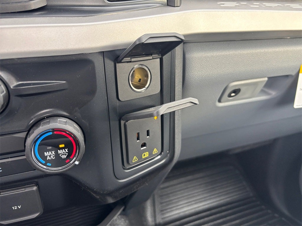 2026 Ford F-250SD XL 4x4 / 6.8L V8 / 8' Bed