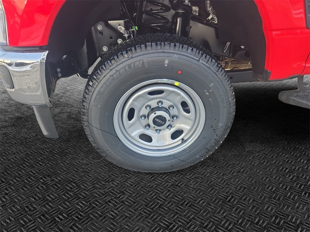 2026 Ford F-350SD XL 4x4 / 6.8L V8 / 8' Bed