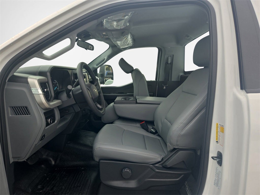 2026 Ford F-350SD XL 4x4 / 6.8L V8 / 8' Bed