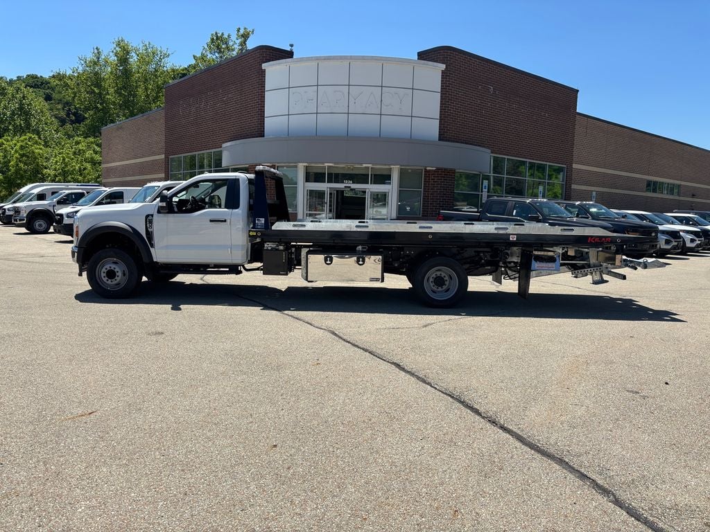 2026 Ford F-600SD XL DRW 4x2 / 7.3L V8 / 20' Steel Rollback