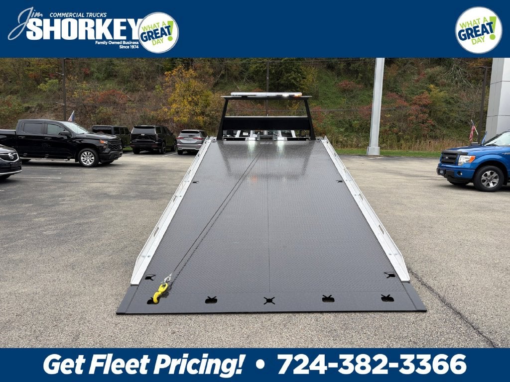 2026 Ford F-600SD XL DRW 4x4 / 7.3L V8 / 20' Steel Rollback