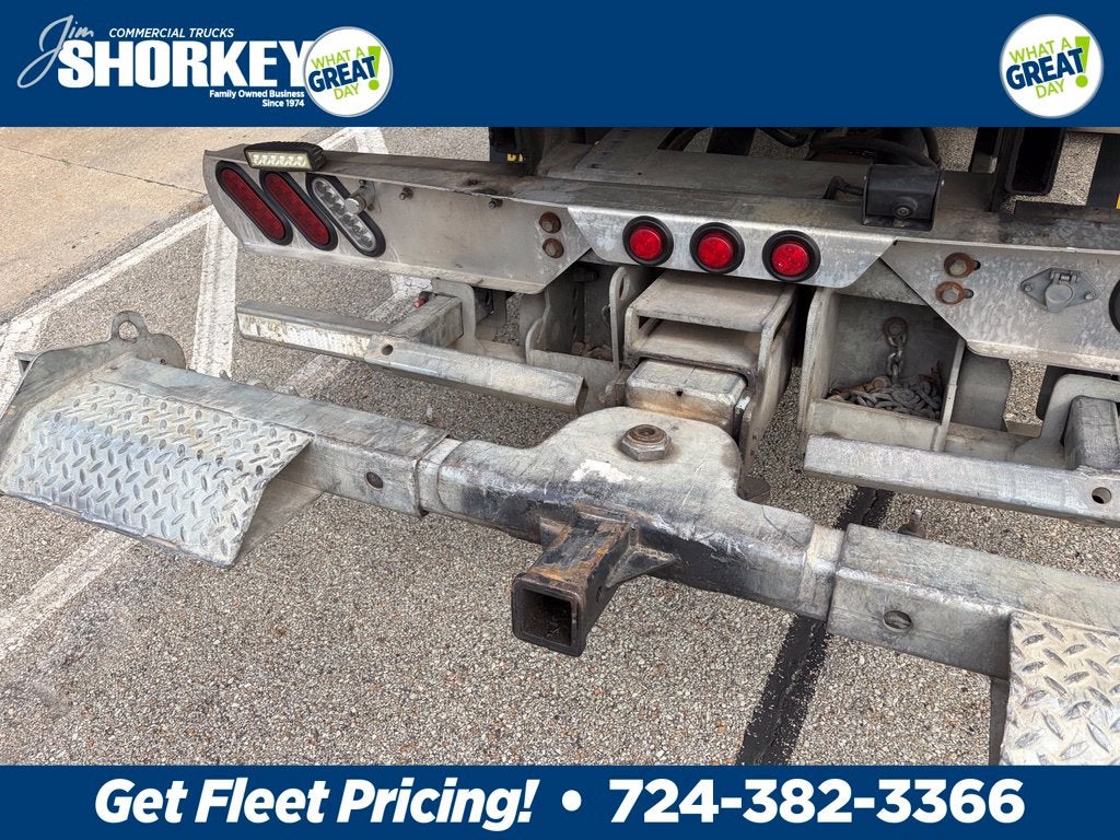 2022 Ford F-600SD XL DRW 4x4 / 7.3L V8 / 20' Steel Rollback