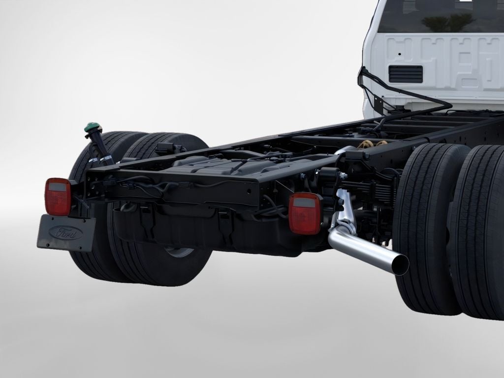 2026 Ford F-600SD XL DRW 4x4 / 6.7L Diesel / 120" CA Chassis