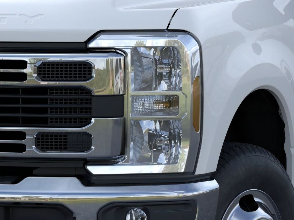 2026 Ford F-350SD XL DRW 4x4 / 7.3L V8 / 9'3" Dropside Dump