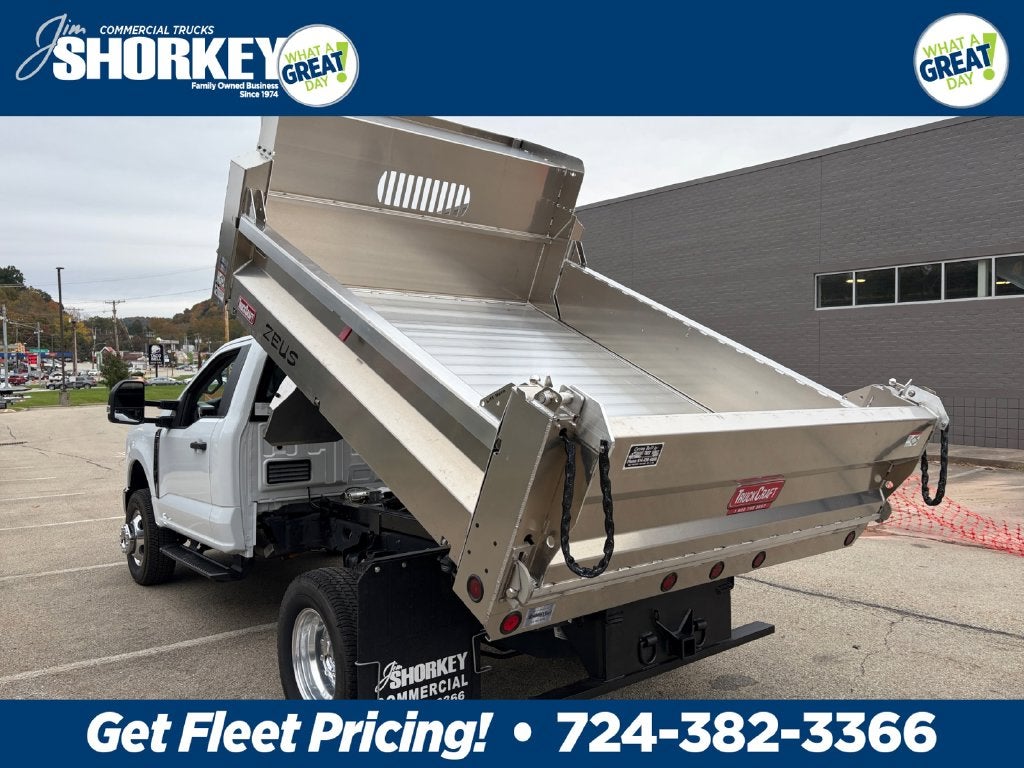 2026 Ford F-350SD XL DRW 4x4 / 7.3L V8 / 9'3" Dropside Dump