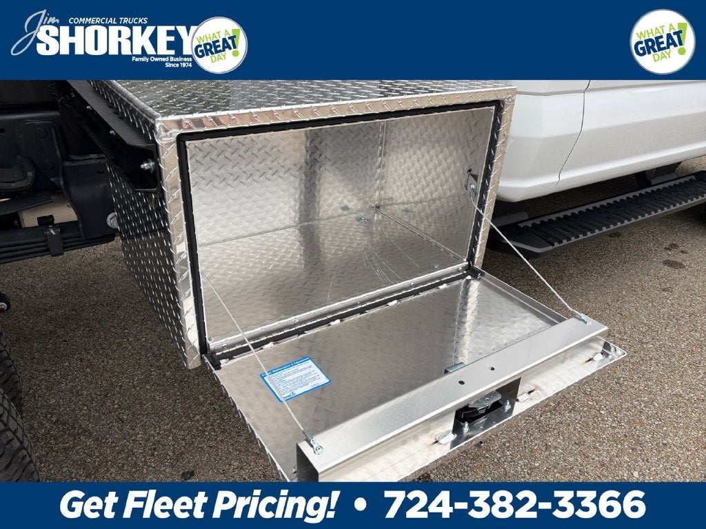 2026 Ford F-350SD XL DRW 4x4 / 7.3L V8 / 9'3" Dropside Dump