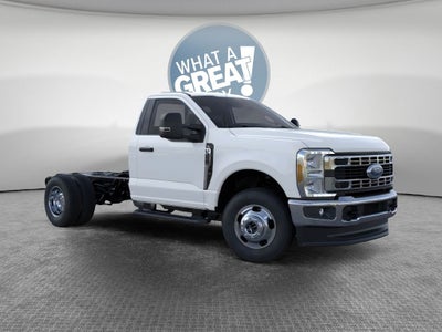 2026 Ford F-350SD XL DRW 4x4 / 7.3L V8 / 9'3" Dropside Dump
