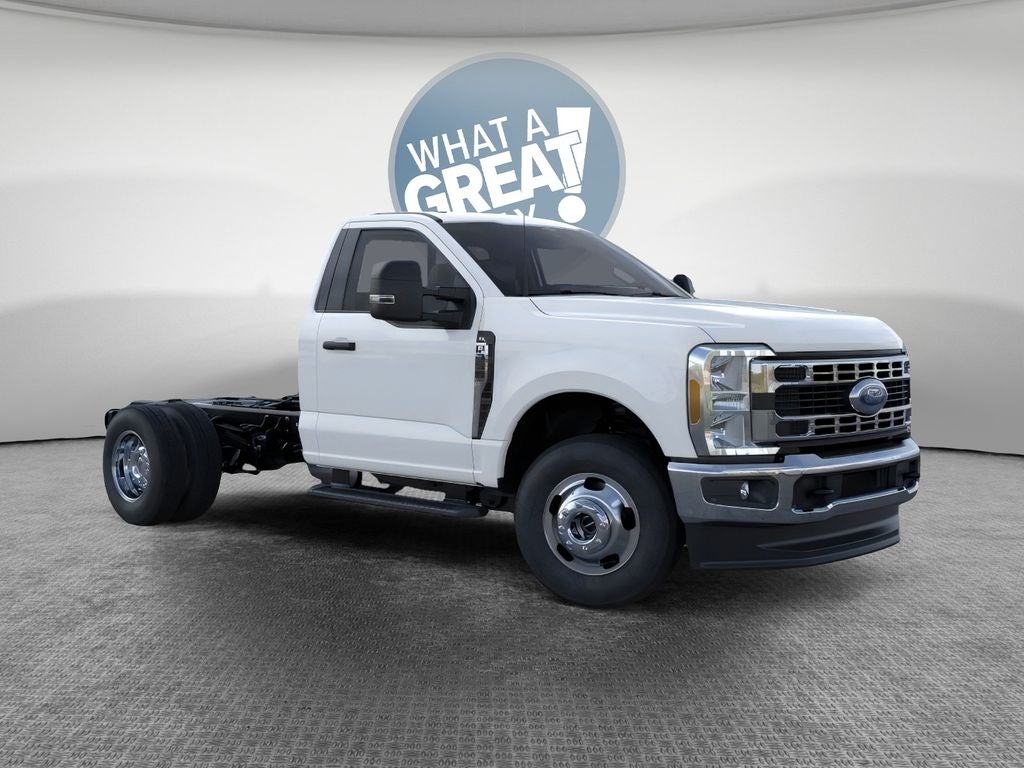 2026 Ford F-350SD XL DRW 4x4 / 7.3L V8 / 9'3" Dropside Dump