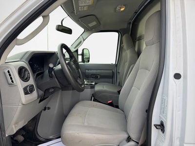 2022 Ford E-350SD Base Cutaway