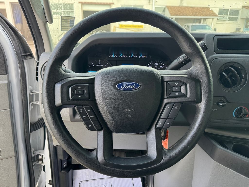 2022 Ford E-350SD Base Cutaway