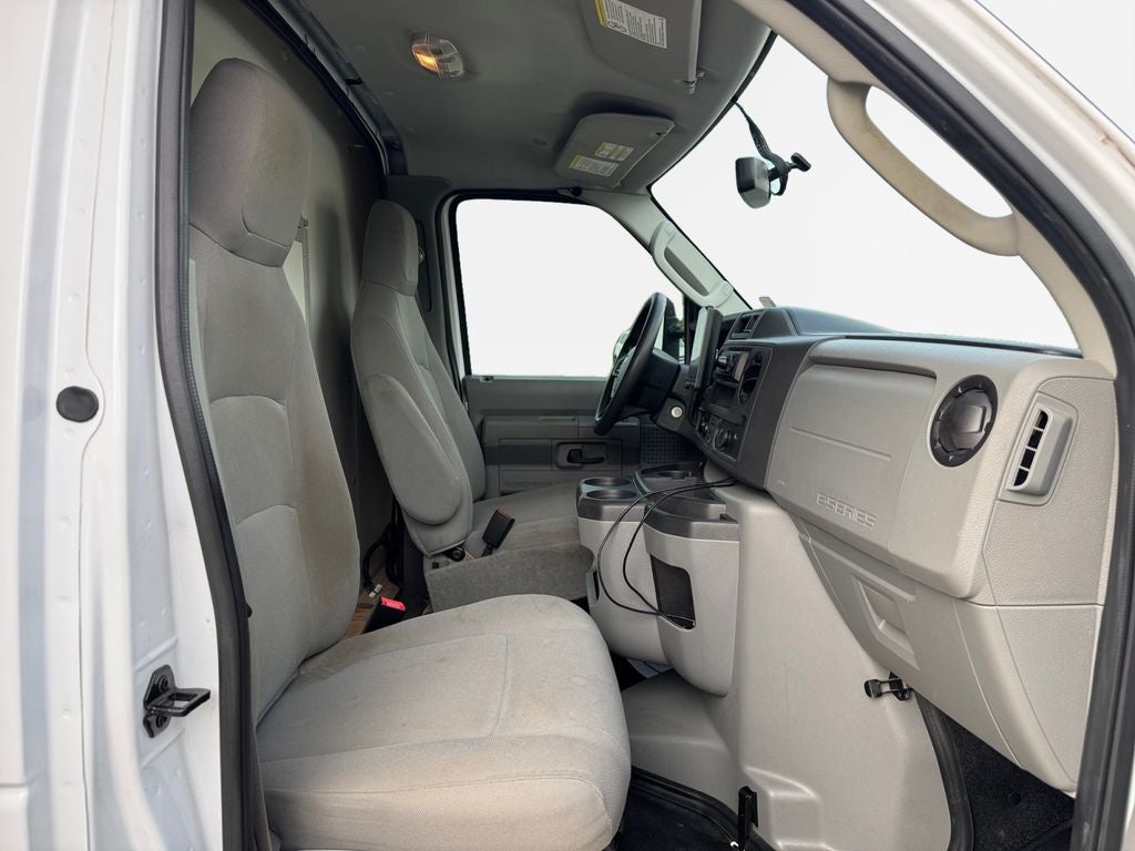 2022 Ford E-350SD Base Cutaway