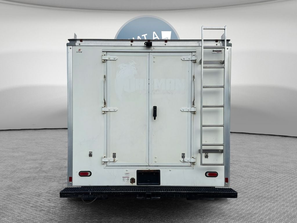 2022 Ford E-350SD Base Cutaway