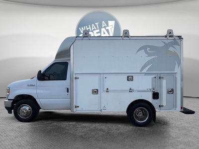 2022 Ford E-350SD Base Cutaway