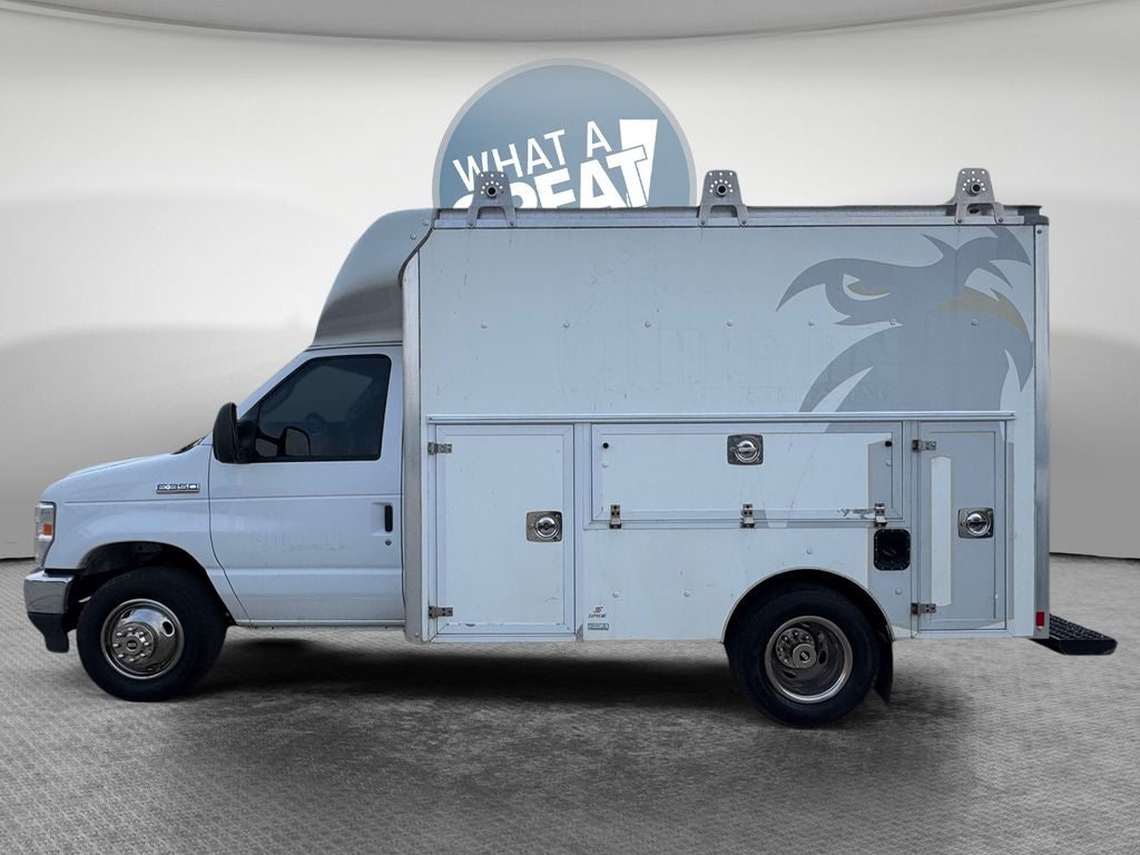 2022 Ford E-350SD Base Cutaway