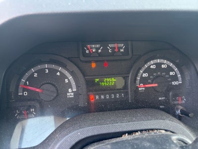 2016 Ford E-350SD Base DRW / 5.4L V8 / 14' Box